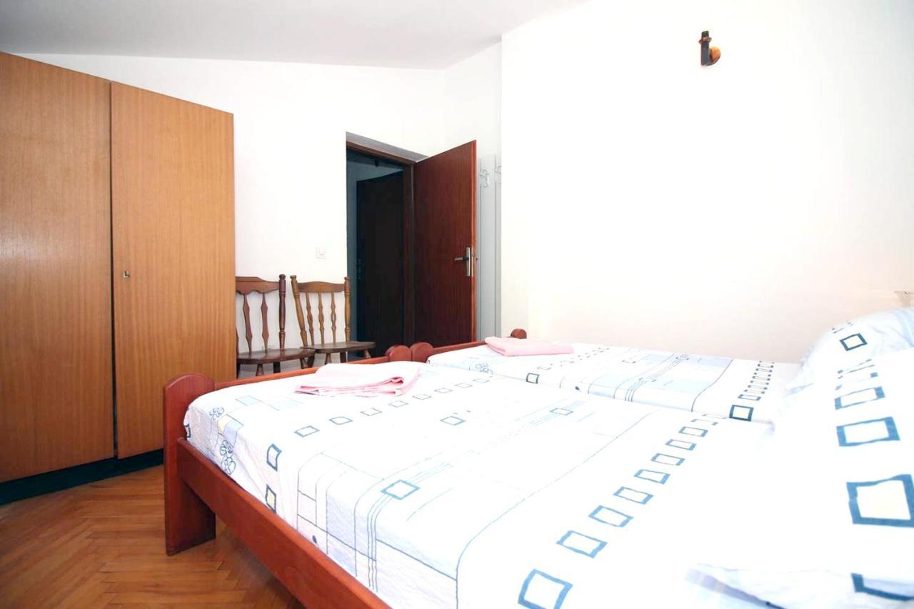 Charming Apartment In Tisno With 2 Bedrooms And Air Conditioning Eksteriør billede
